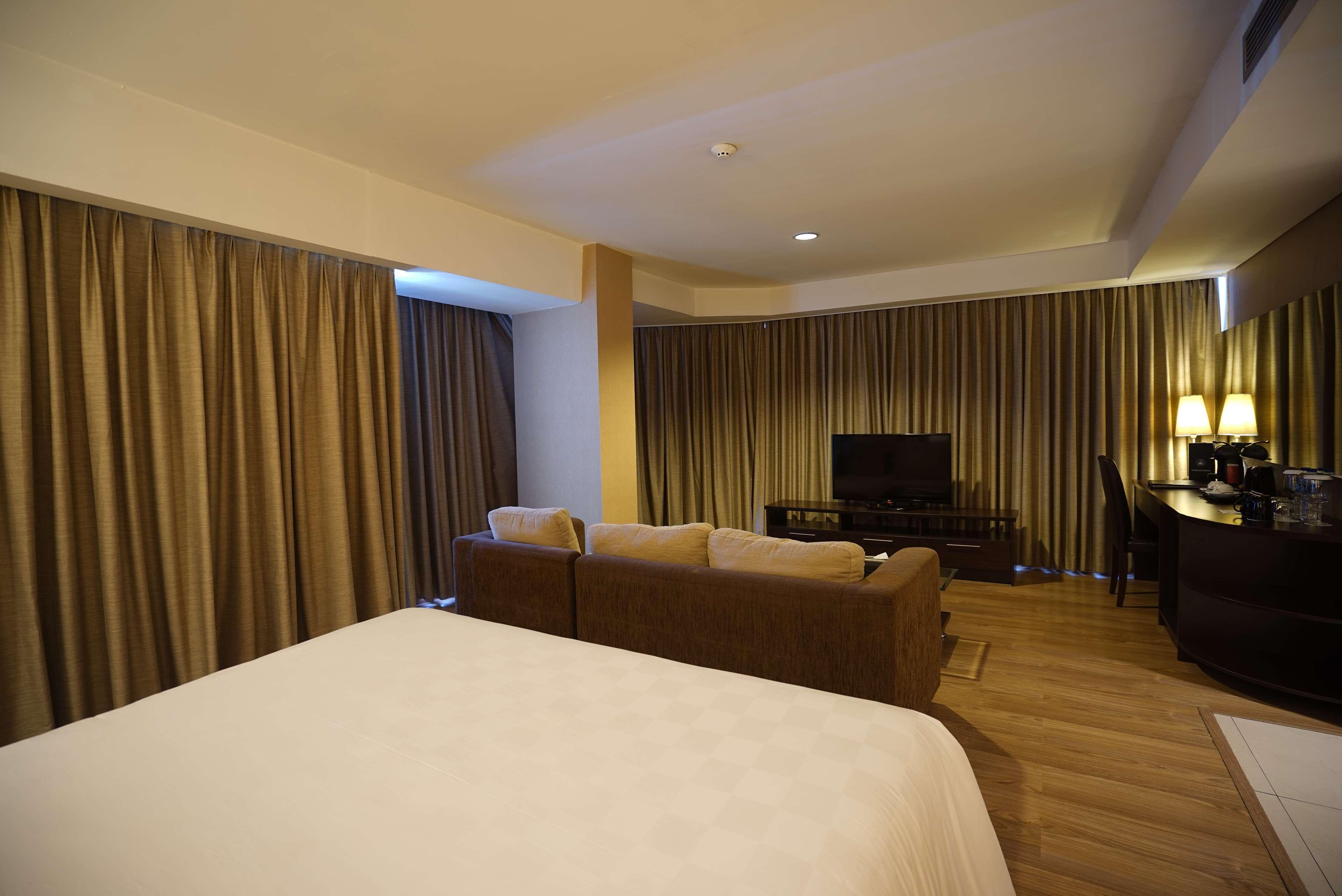 Best Western Premier The Hive Jakarta Exterior foto